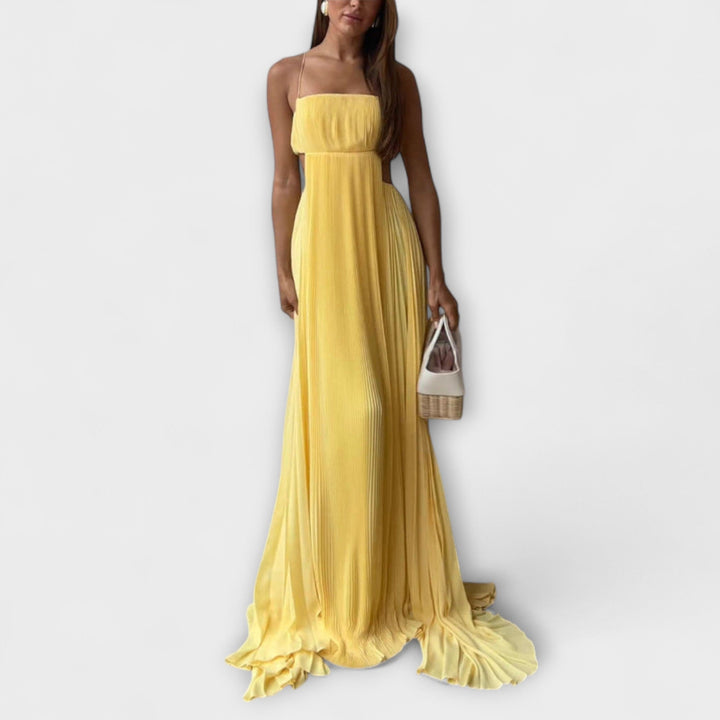 Tamina - Maxi Plisseret Kjole med Elegante Udsnit