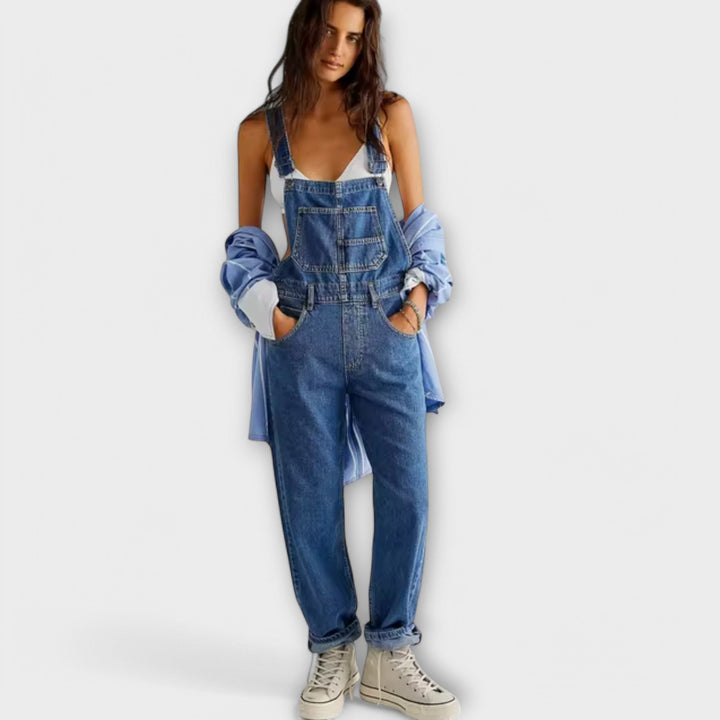 "Shaira - Løs Pasform Denim Overalls" can be rewritten in Danish as: "Shaira - Løs Pasform Denim Arbejdsbukser".