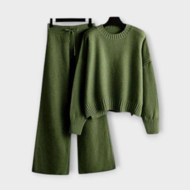 Stella – Casual Broderet Sæt