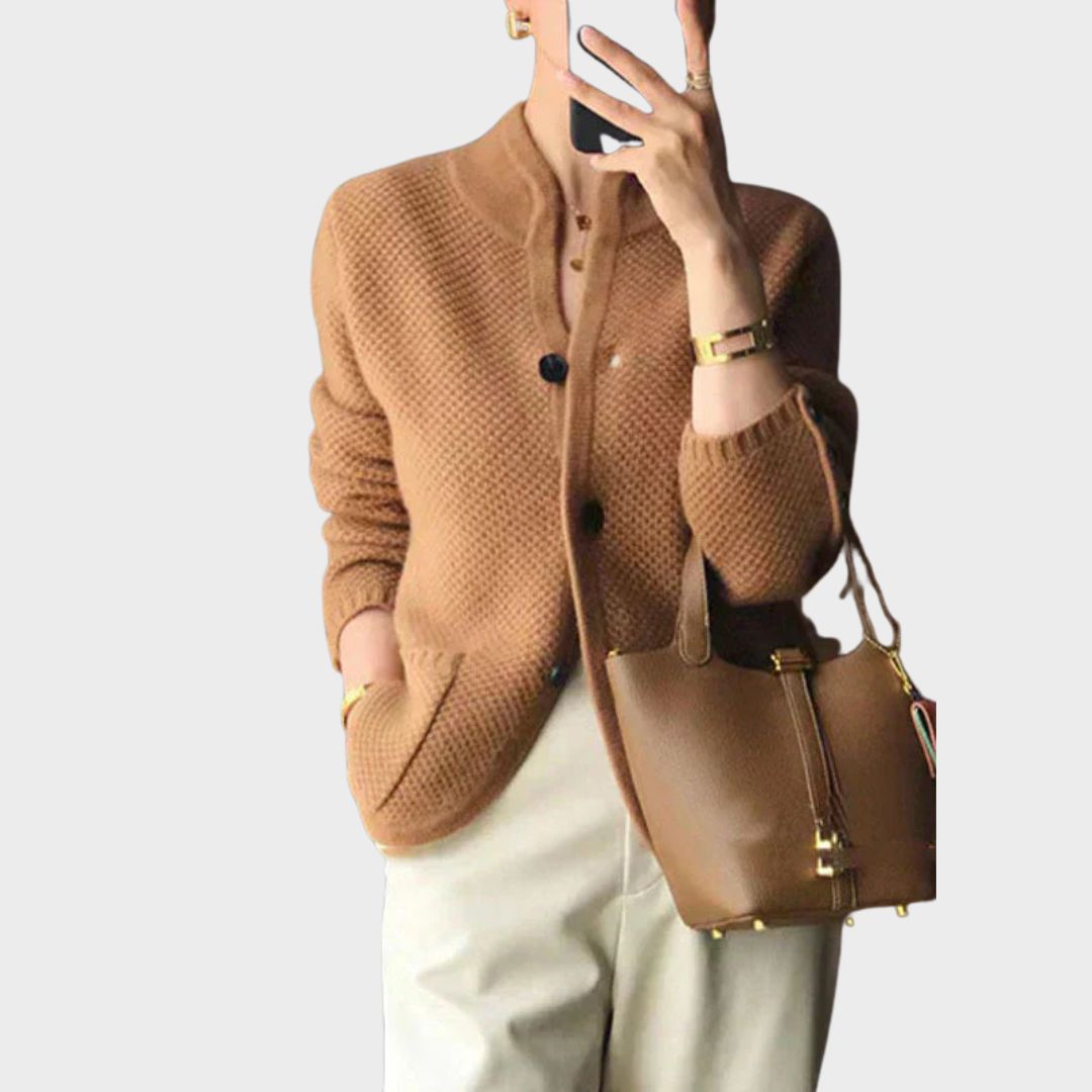 Hayden Claire - Elegant Cardigan med Knapper