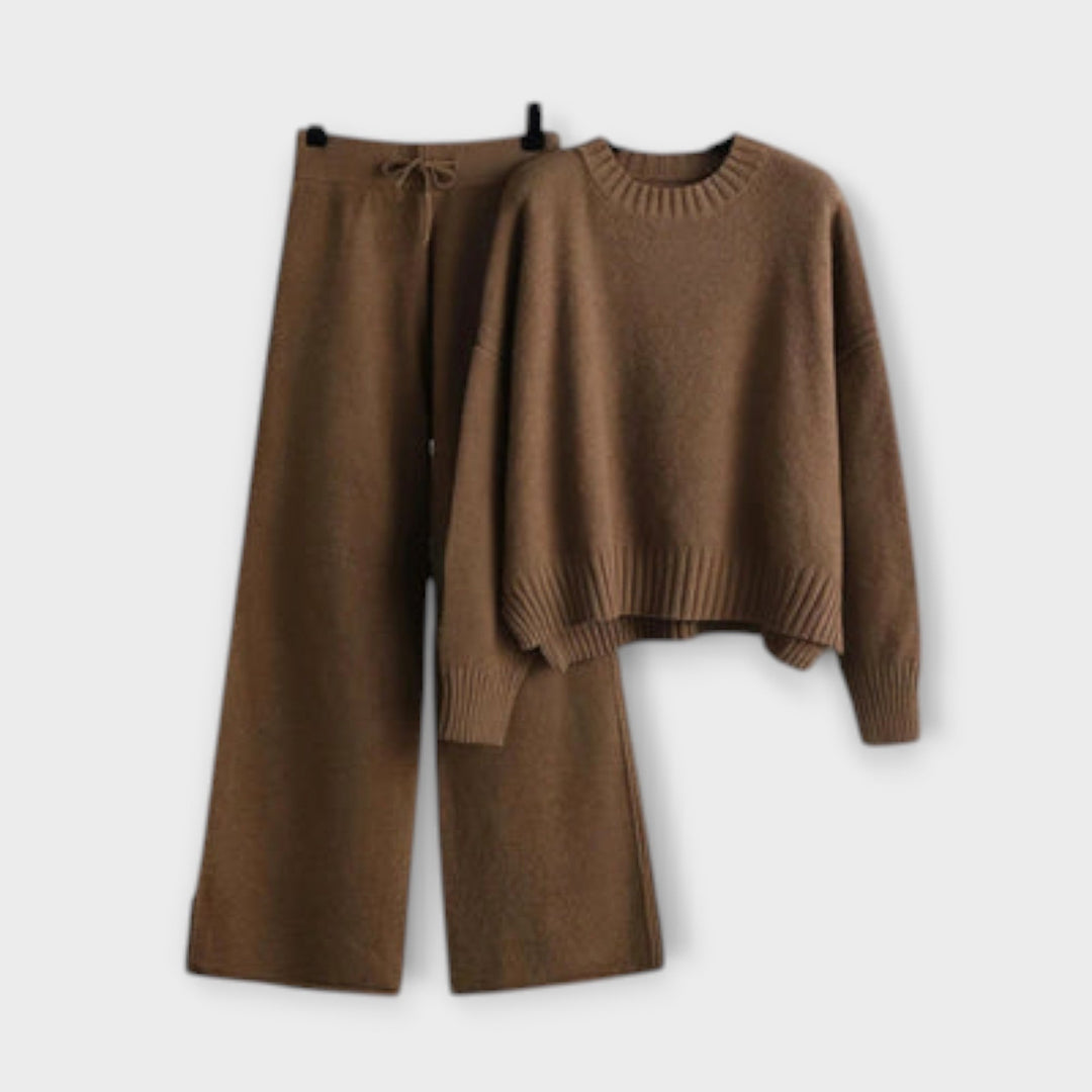 Stella – Casual Broderet Sæt