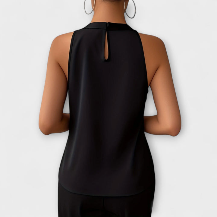 Skye - Elegant satinbluse med skåret design