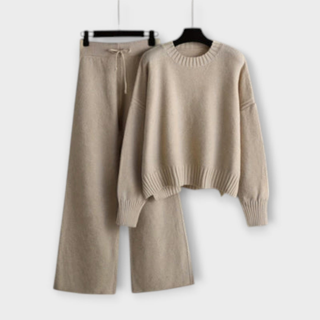 Stella – Casual Broderet Sæt