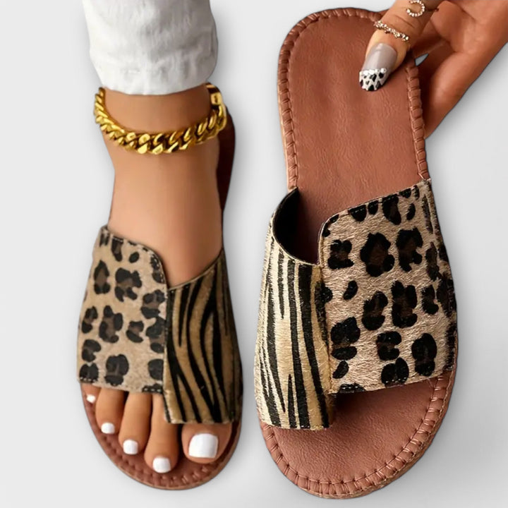 Zyrell – Chic To-farvet Mules med Leopardprint