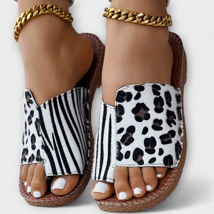 Zyrell – Chic To-farvet Mules med Leopardprint