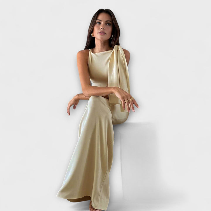 Cloe – Maxi Kjole med Knude Detalje