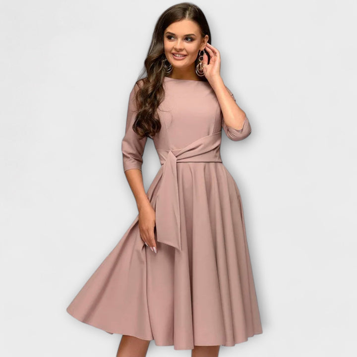 Wanda - Elegant Svingende Kjole