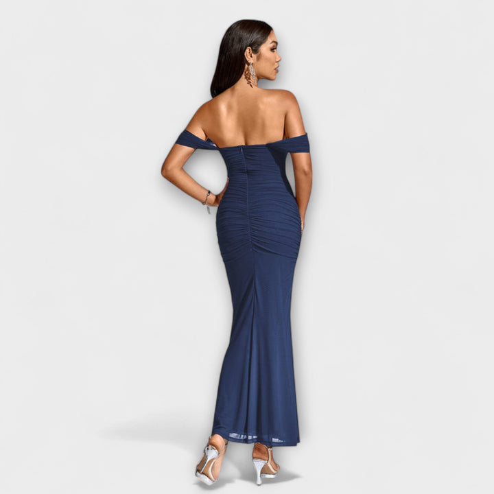 Waltraud - Bodycon kjole med bare skuldre og rynker