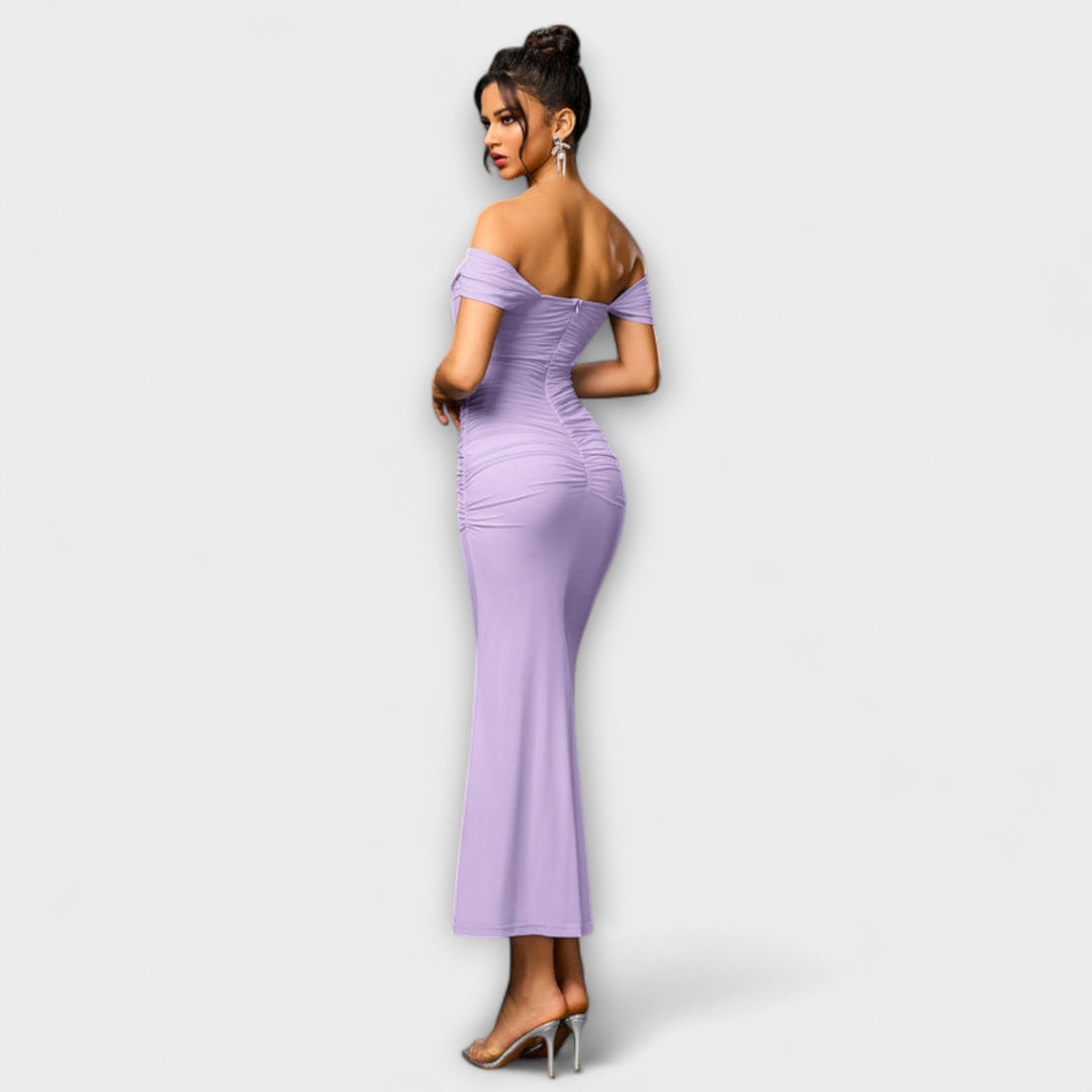 Waltraud - Bodycon kjole med bare skuldre og rynker