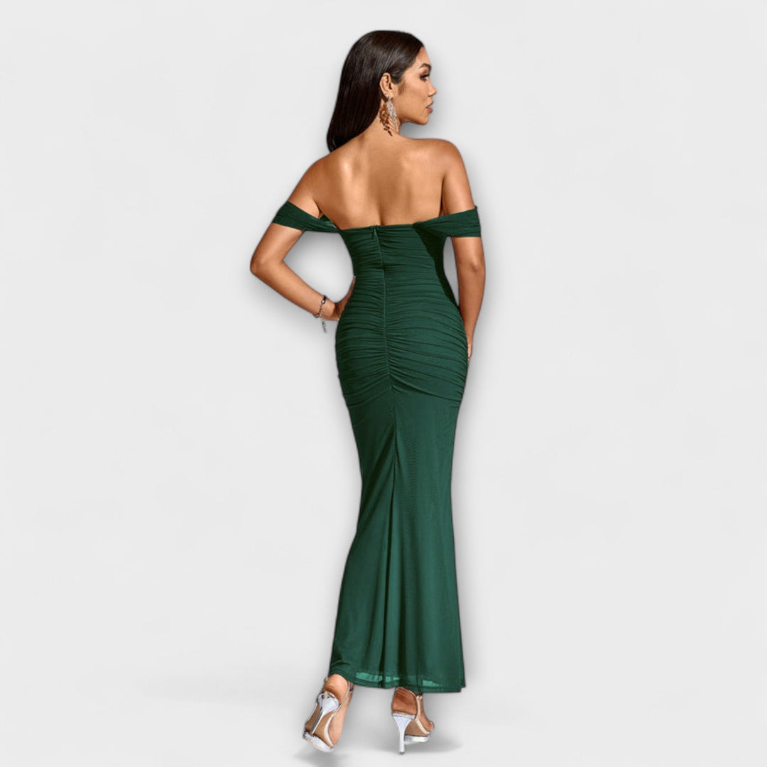 Waltraud - Bodycon kjole med bare skuldre og rynker