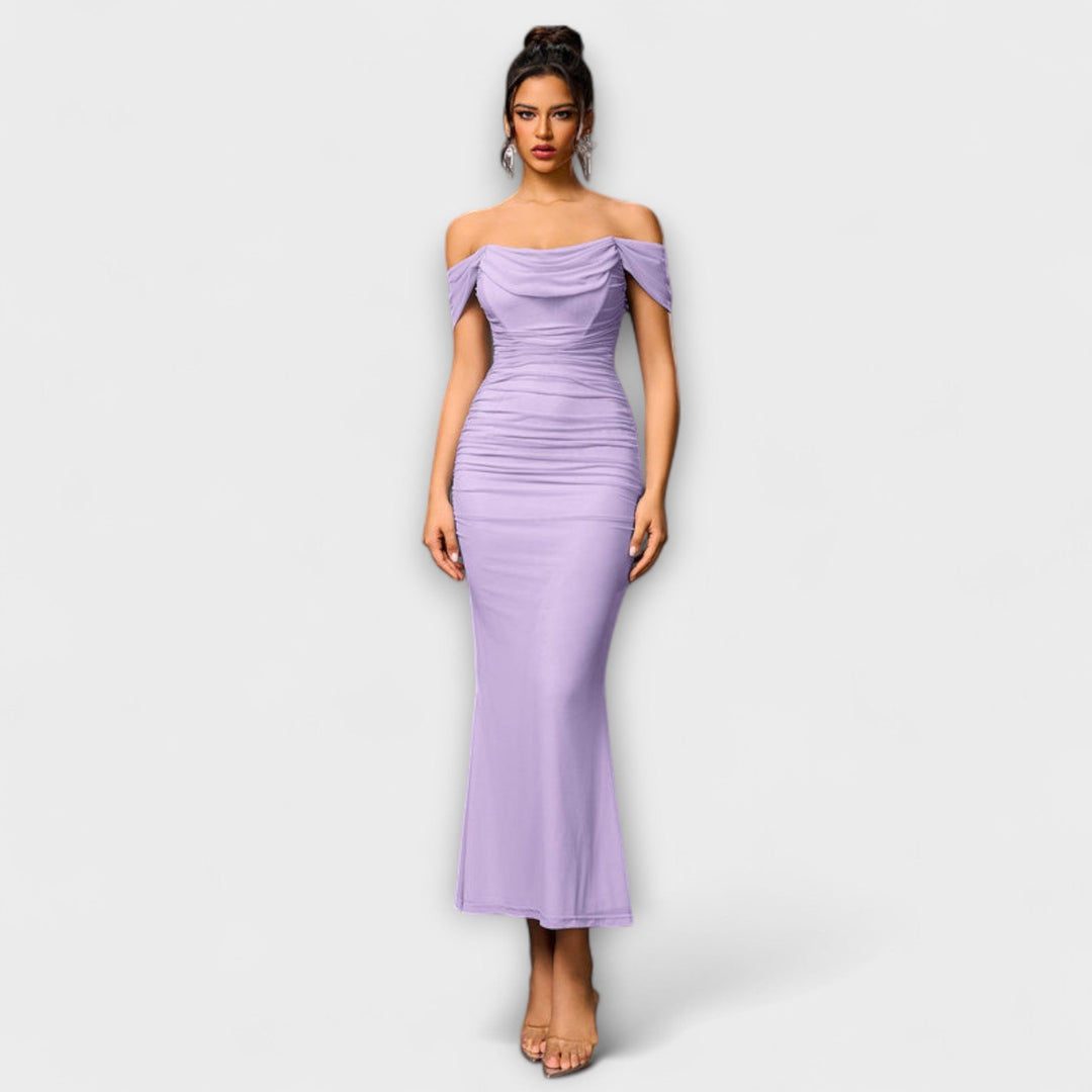 Waltraud - Bodycon kjole med bare skuldre og rynker