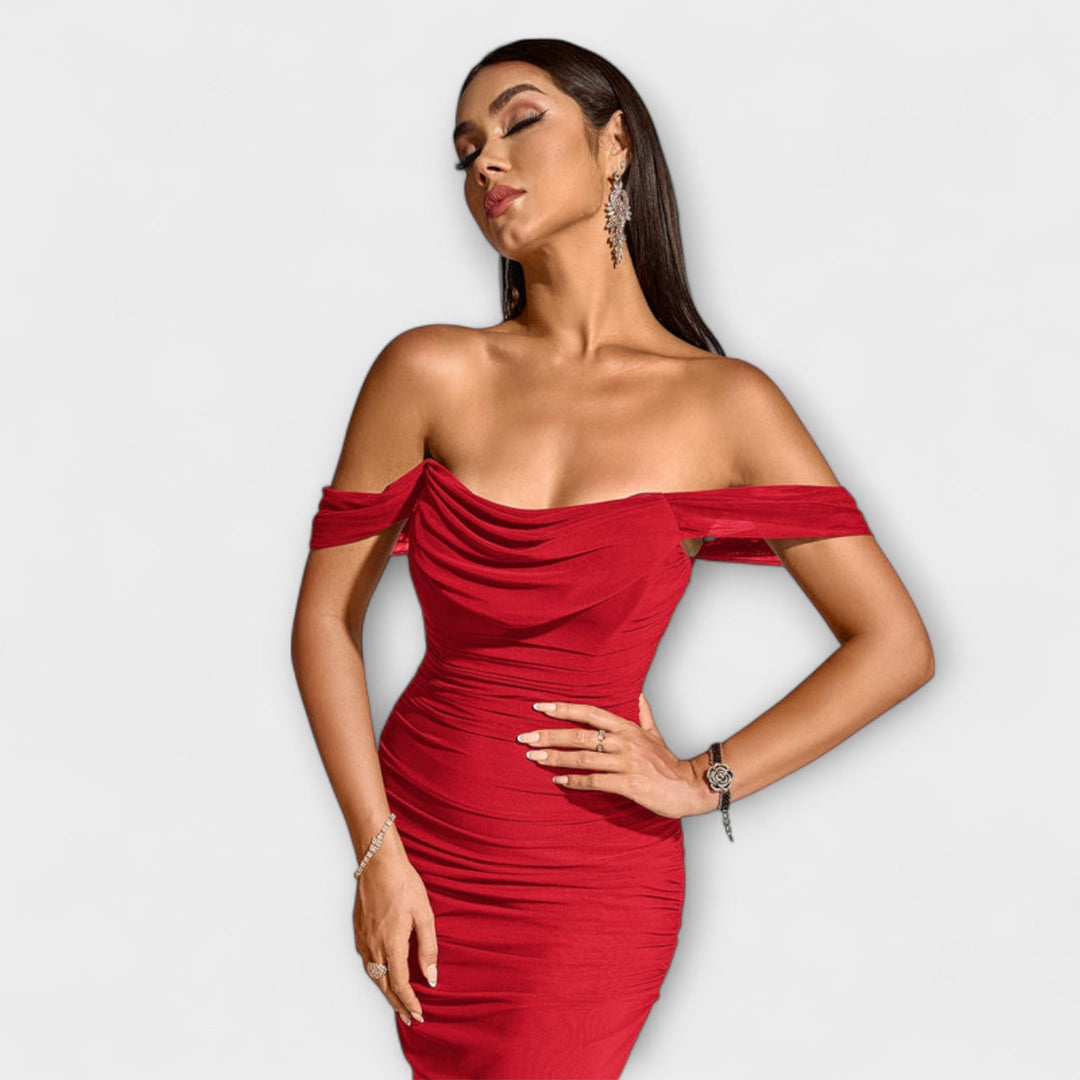 Waltraud - Bodycon kjole med bare skuldre og rynker