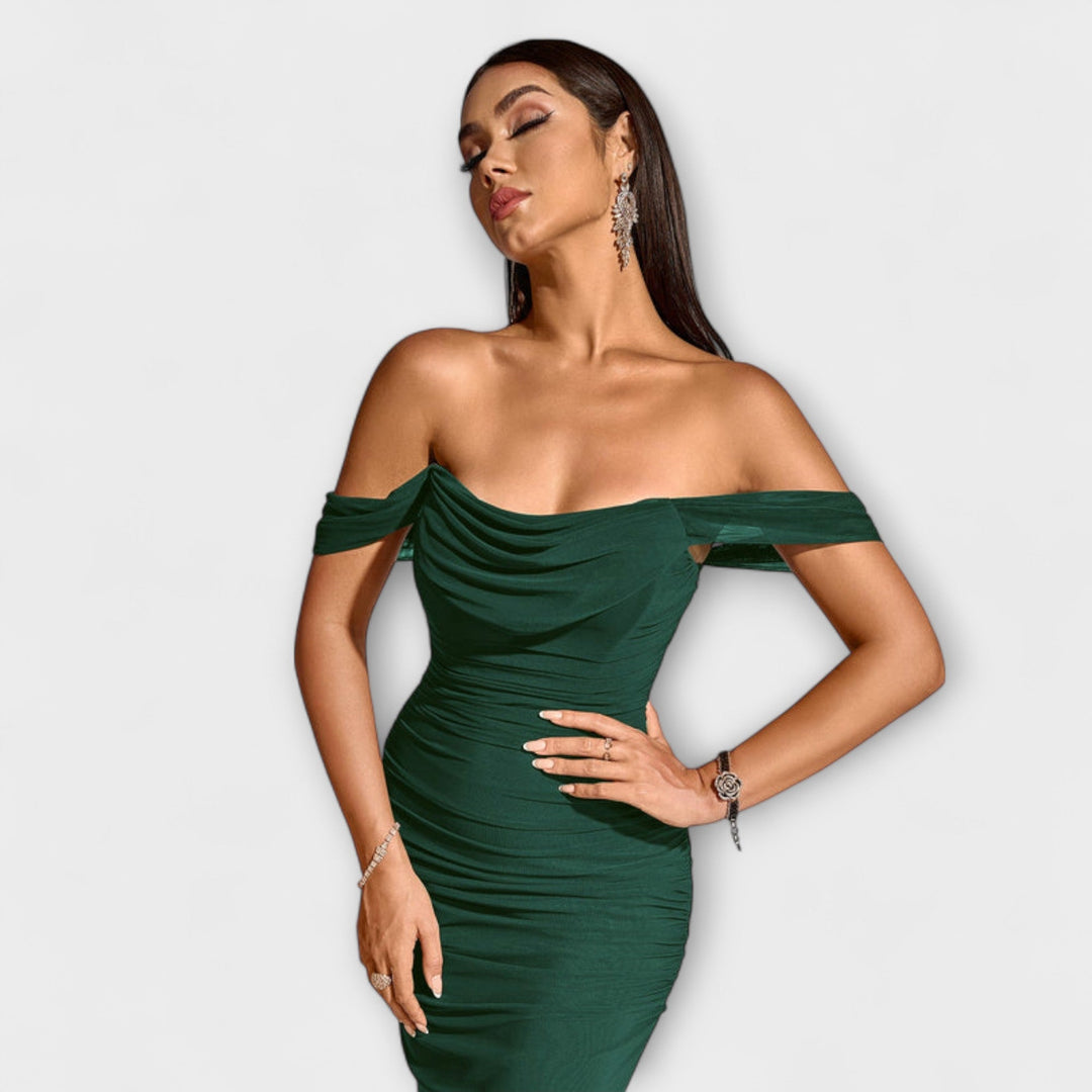 Waltraud - Bodycon kjole med bare skuldre og rynker