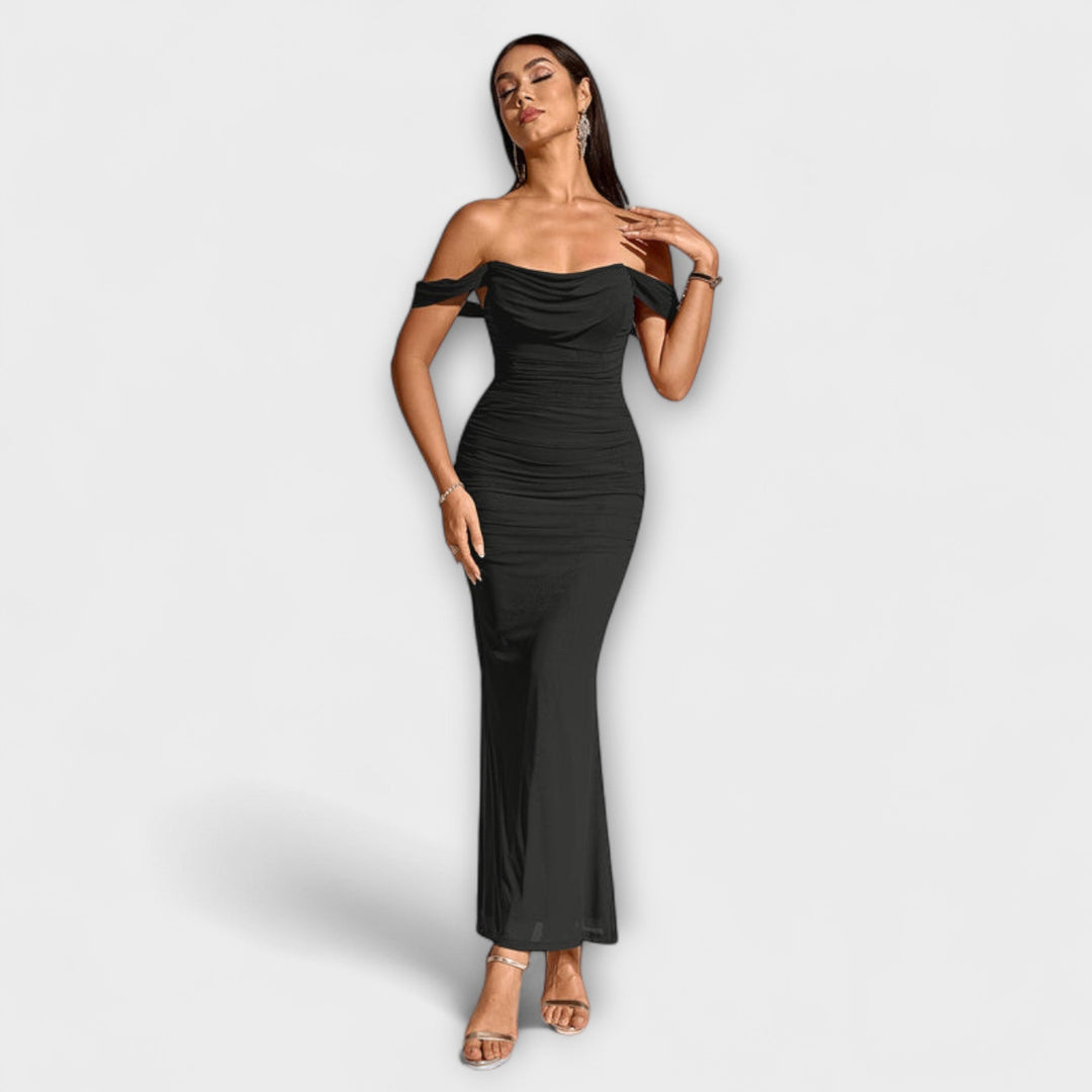 Waltraud - Bodycon kjole med bare skuldre og rynker