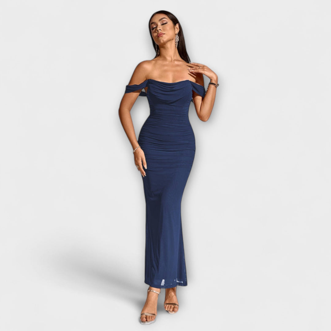Waltraud - Bodycon kjole med bare skuldre og rynker