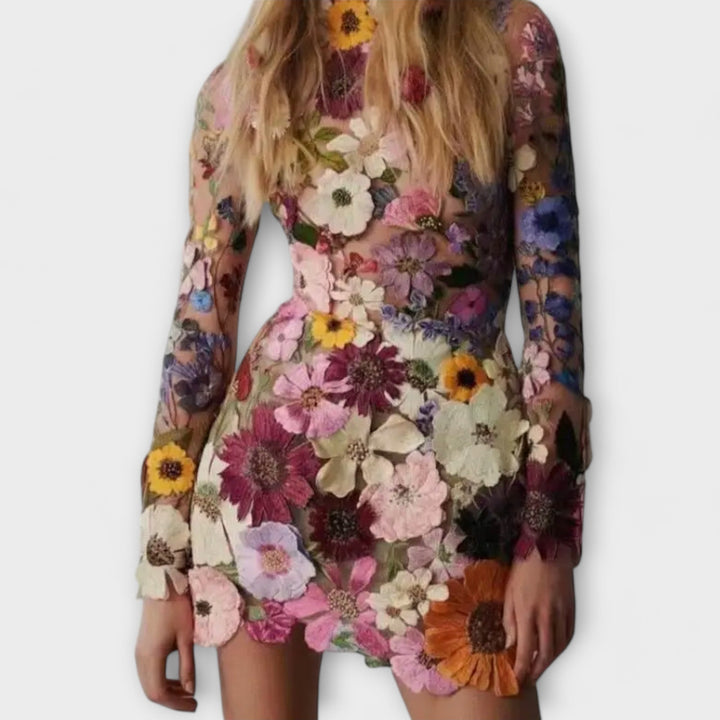 Magrit - Kjole med 3D-blomsterdesign