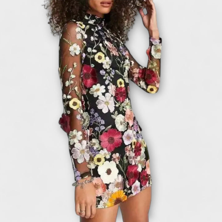 Magrit - Kjole med 3D-blomsterdesign