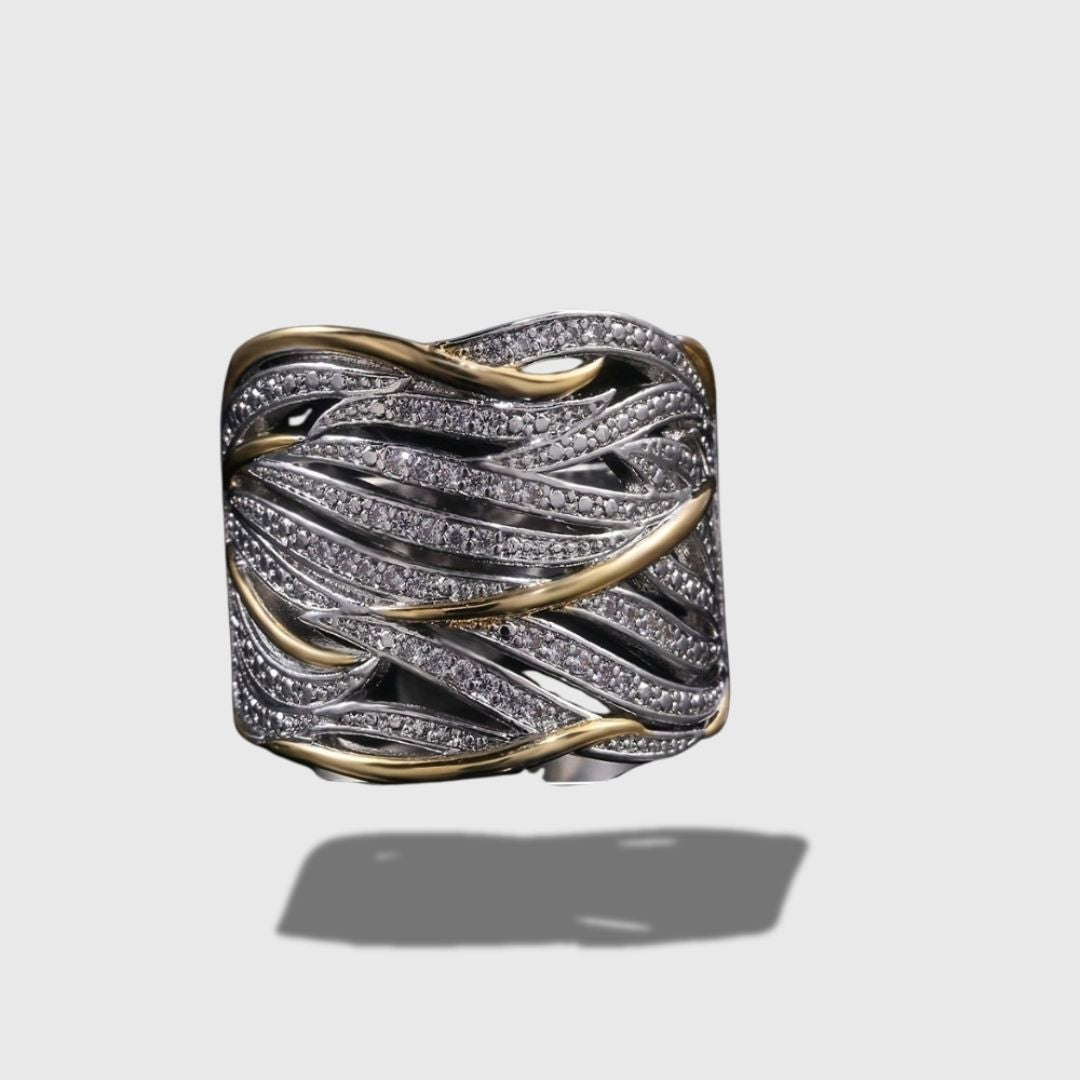 Elegant tvistet ring med flere lag