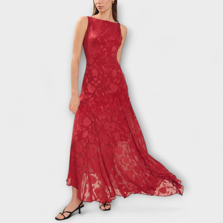 Samira - Elegant maxikjole i jacquard med rygudskæring