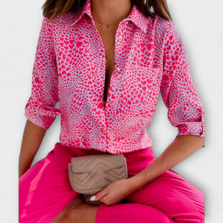 Velmira – Bluse med Klassisk Krave