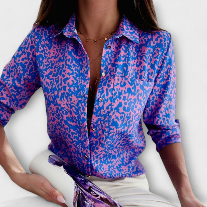 Velmira – Bluse med Klassisk Krave