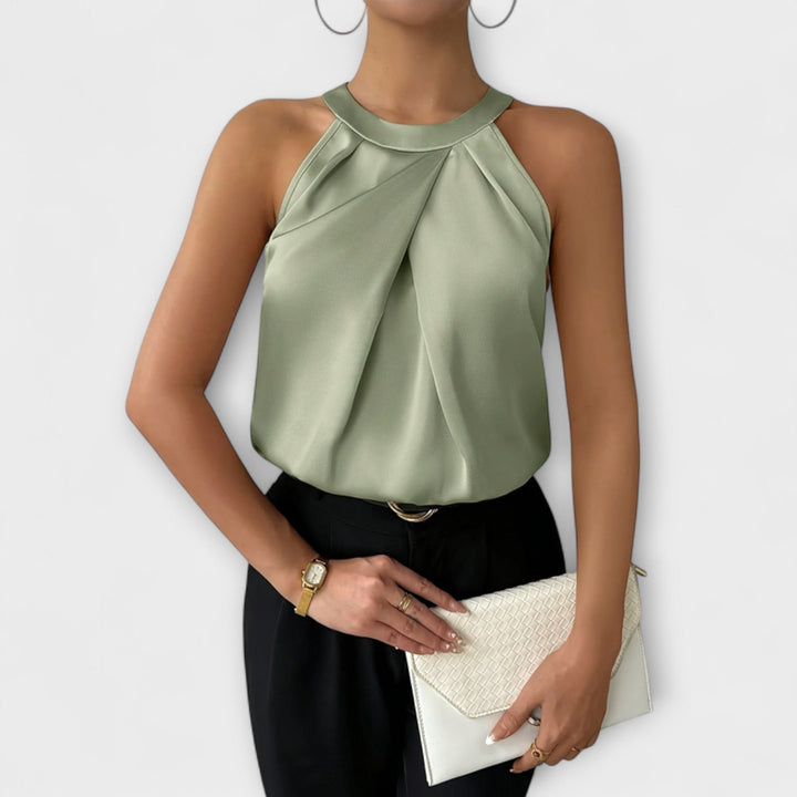 Skye - Elegant satinbluse med skåret design