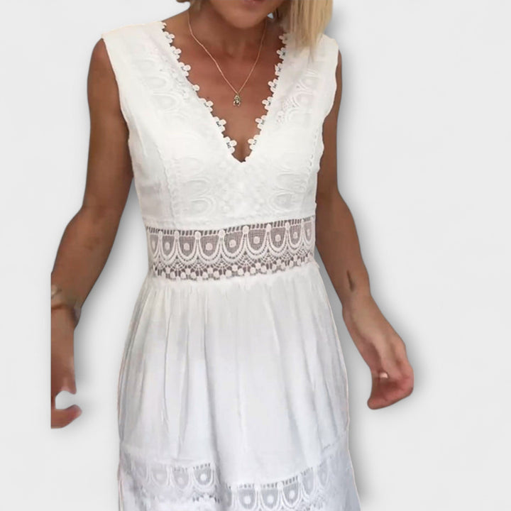 Hannelore - Elegant blondekjole med V-udskæring