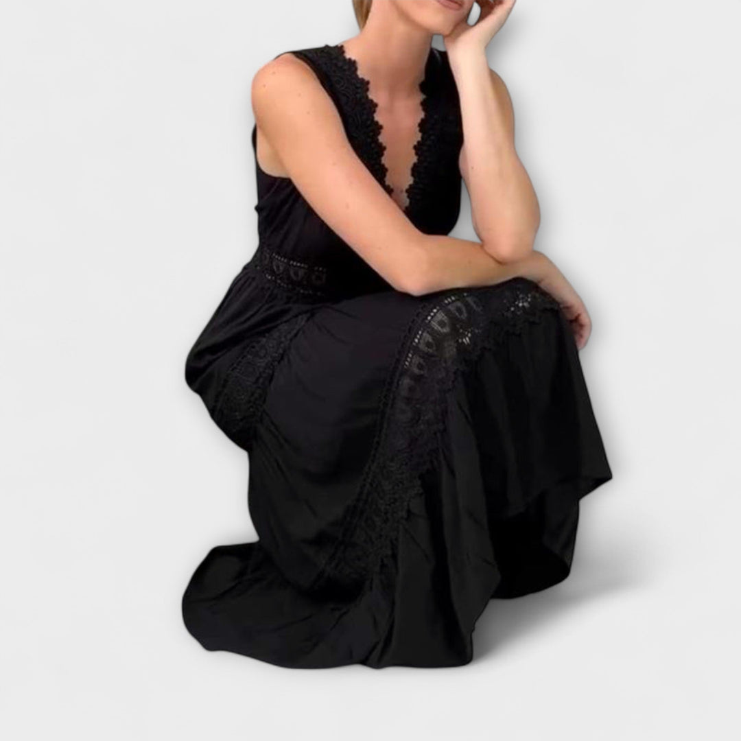 Hannelore - Elegant blondekjole med V-udskæring
