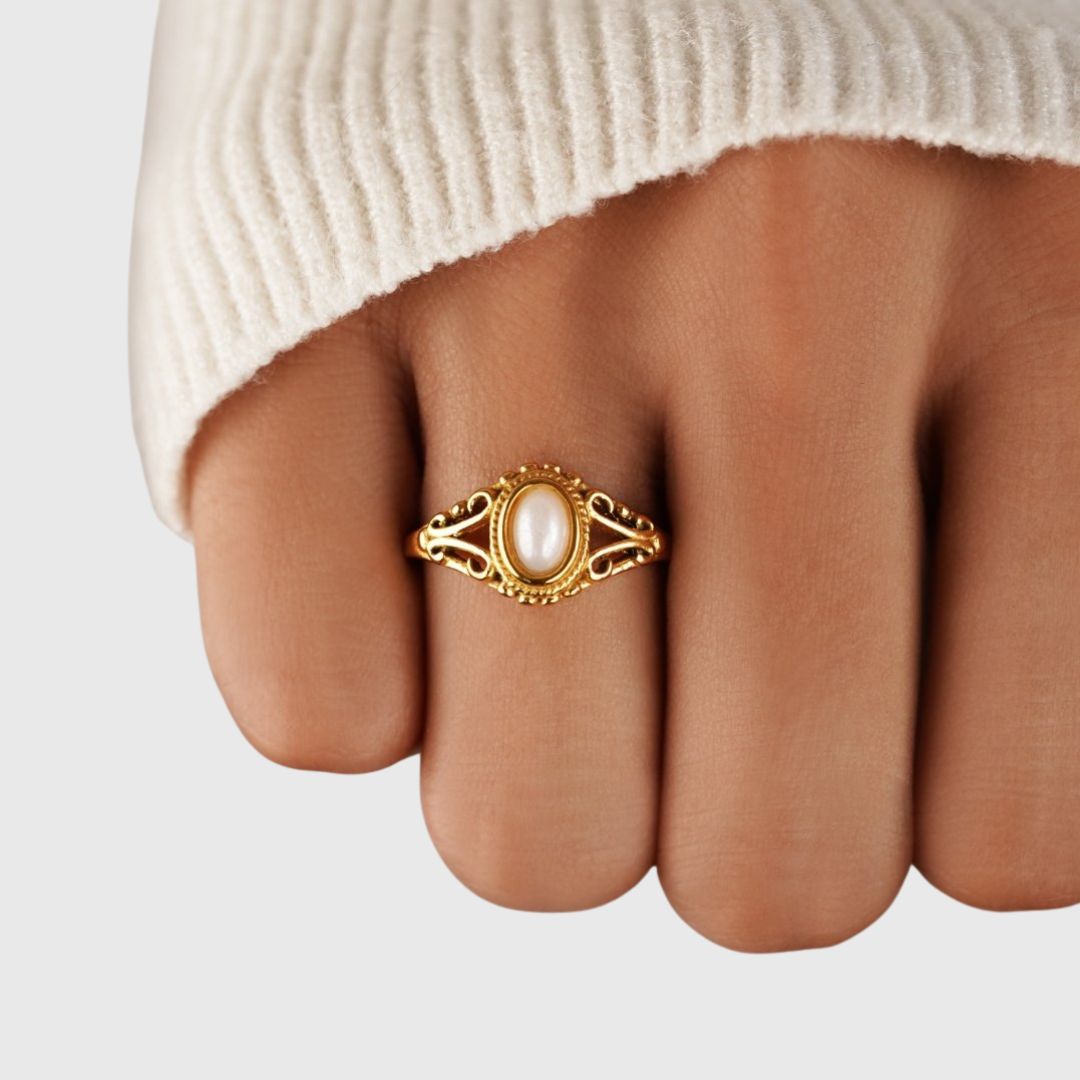 Vintage Royal Perlering