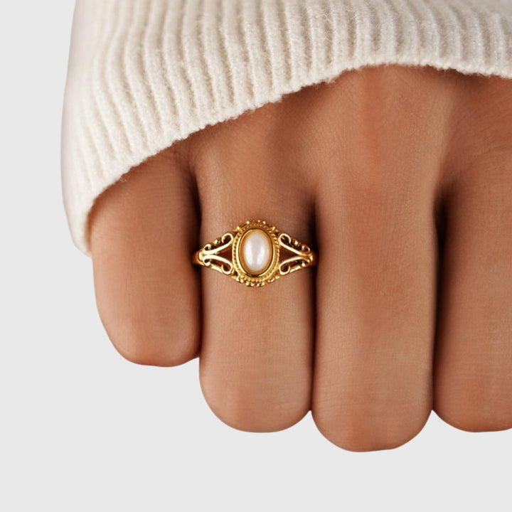 Vintage Royal Perlering